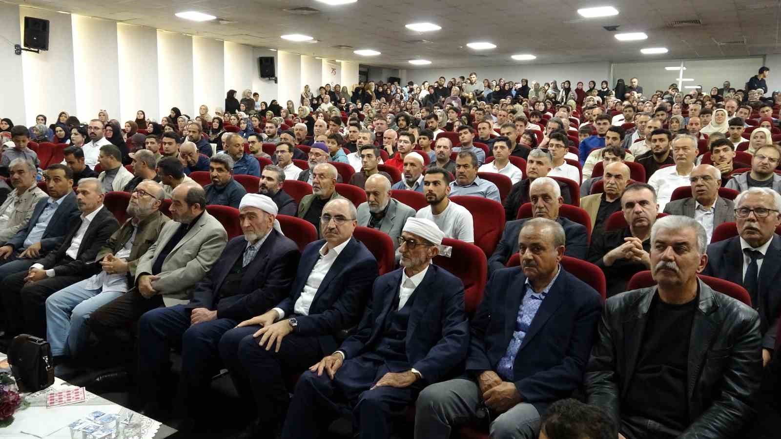 VAN’DA "İLME VE ULEMAYA VEFA" PROGRAMI DÜZENLENDİ