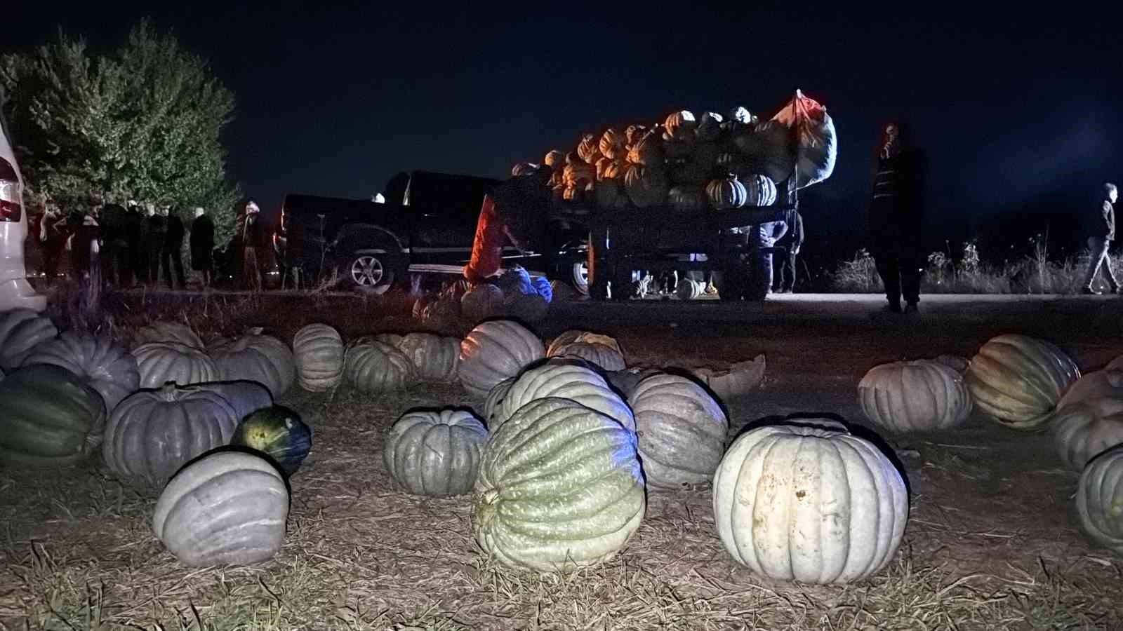 BOLU’DA KABAK YÜKLÜ TRAKTÖR PİKAPLA ÇARPIŞTI: 4 YARALI
