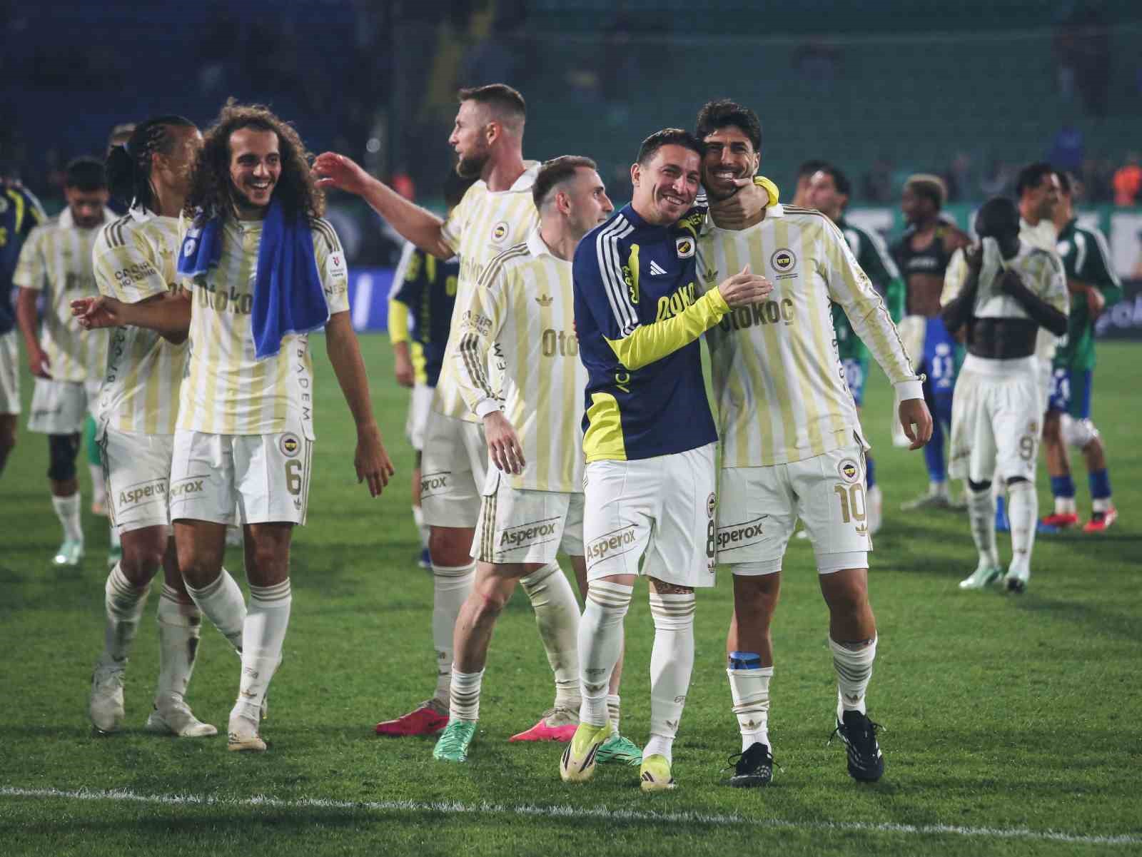 TRENDYOL SÜPER LİG: ÇAYKUR RİZESPOR: 0 - FENERBAHÇE: 3 (MAÇ SONUCU)