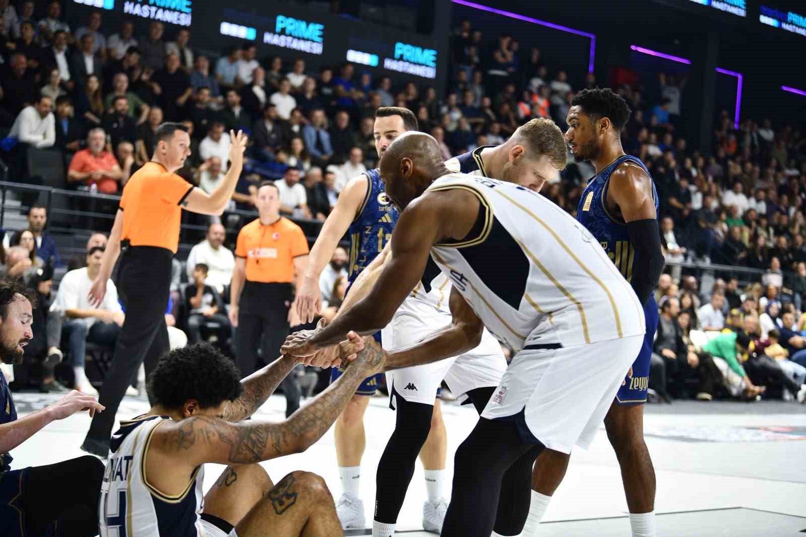BASKETBOL SÜPER LİGİ: GLİNT ÇAYIROVA BELEDİYESİ: 85 - FENERBAHÇE TARFİN: 100