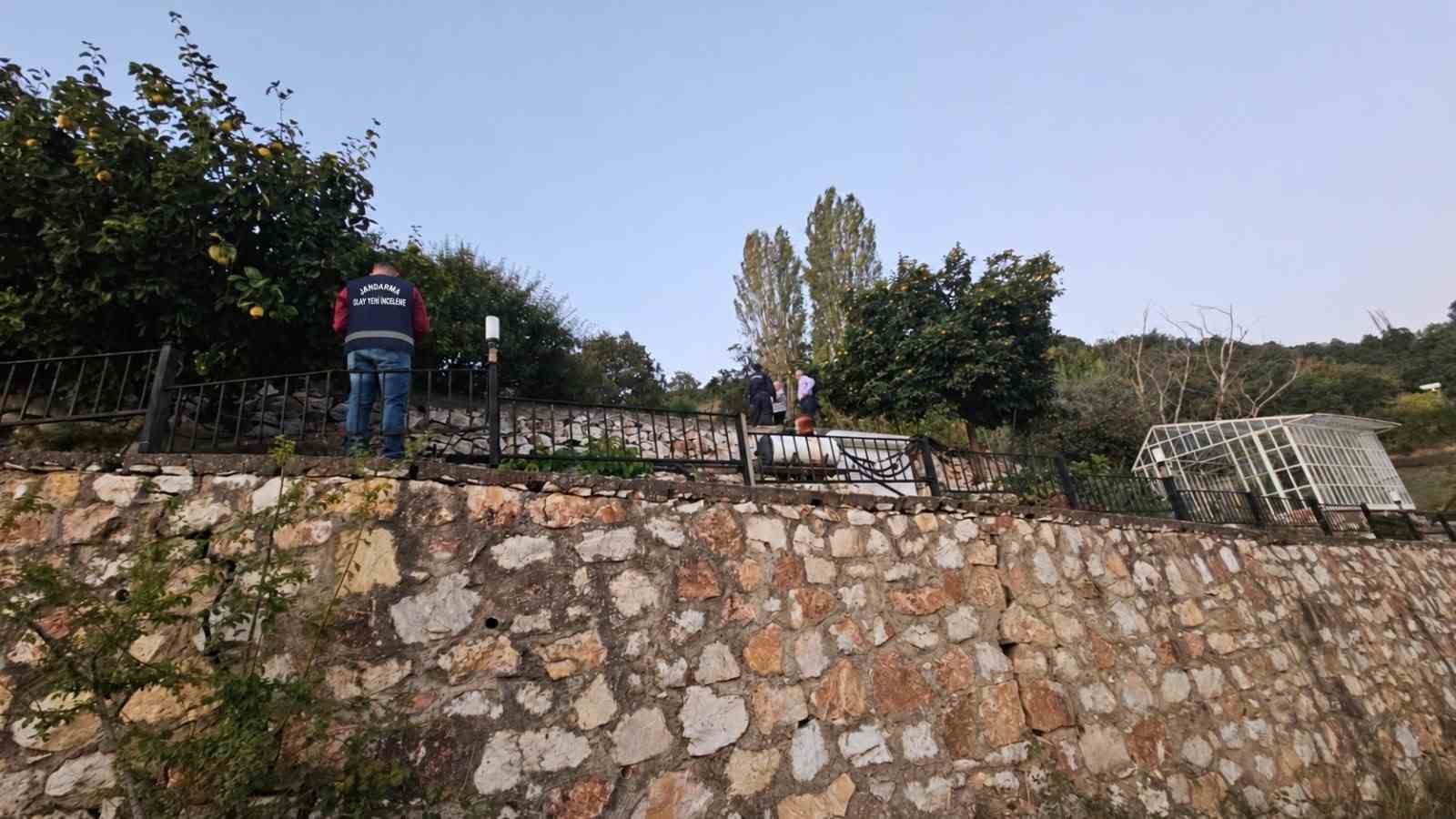 VİLLADA YARIM MİLYONLUK PANELLER ÇALINDI