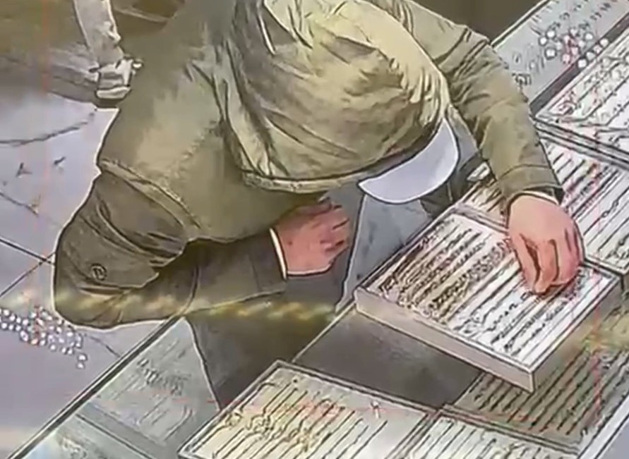 SAHTE ALTINLA KUYUMCUYU OYALADI, BİLEKLİĞİ ÇALIP KAÇTI