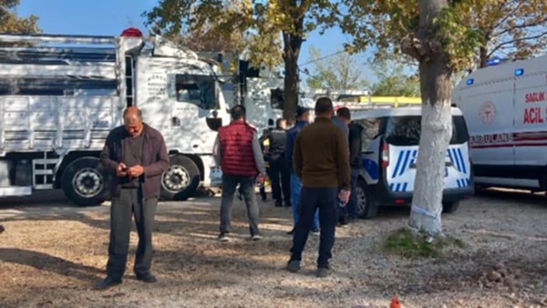KAMYONUN İÇİNDE ÖLÜ BULUNDU