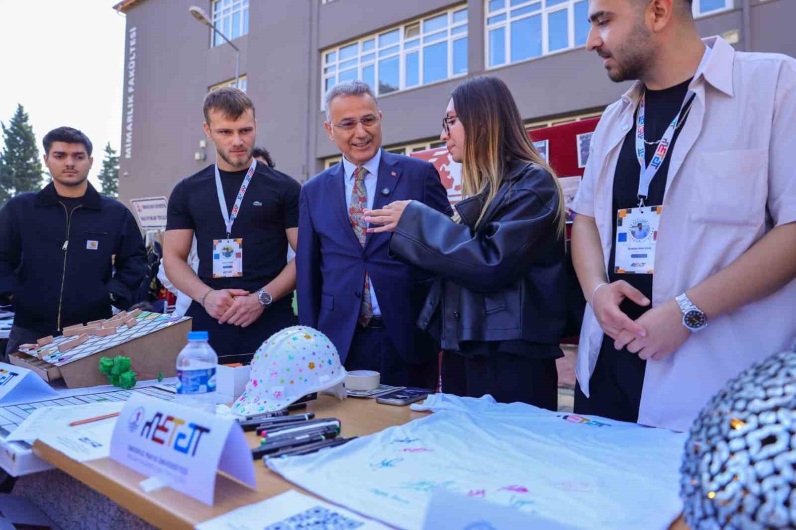 İLKADIM’DA GENÇLERE HER ALANDA DESTEK