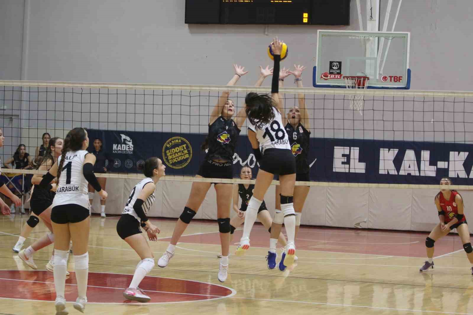KARABÜK GENÇLİKSPOR EVİNDE GEBZE GENÇLİKSPOR’U MAĞLUP ETTİ