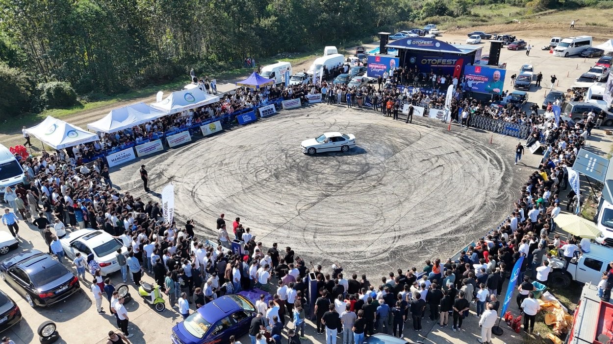 OTOMOBİL TUTKUNLARI ORDU’DA BULUŞTU