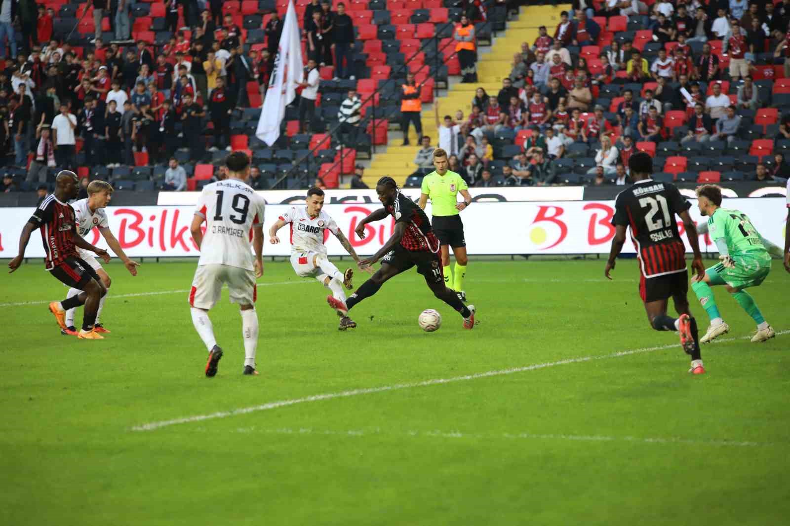 TRENDYOL SÜPER LİG: GAZİANTEP FK: 0 - ÇORUM FK: 3 (MAÇ SONUCU)