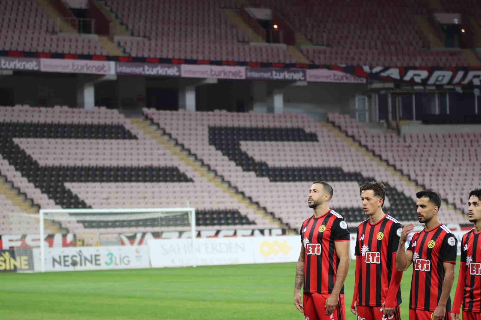 ESKİŞEHİRSPOR’UN MAÇINDA TRİBÜNLER SESSİZ KALDI