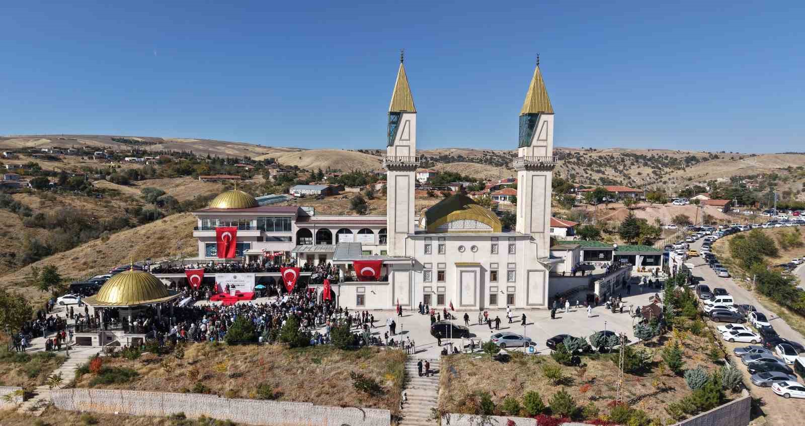 İSLAMİ DEĞERLER KÜLLİYESİ’NDE ANLAMLI AÇILIŞ: HASAN DOĞAN VE BABASININ İSİMLERİ VERİLDİ