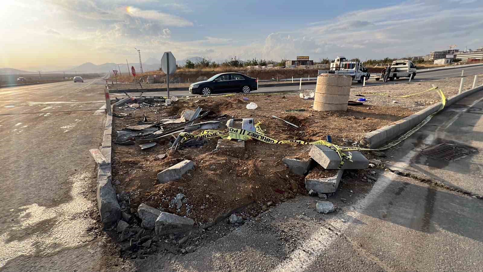 MHP’Lİ MİLLETVEKİLİ VE İL BAŞKANININ KONVOYUNDA KAZA: 1 ÖLÜ, 4 YARALI