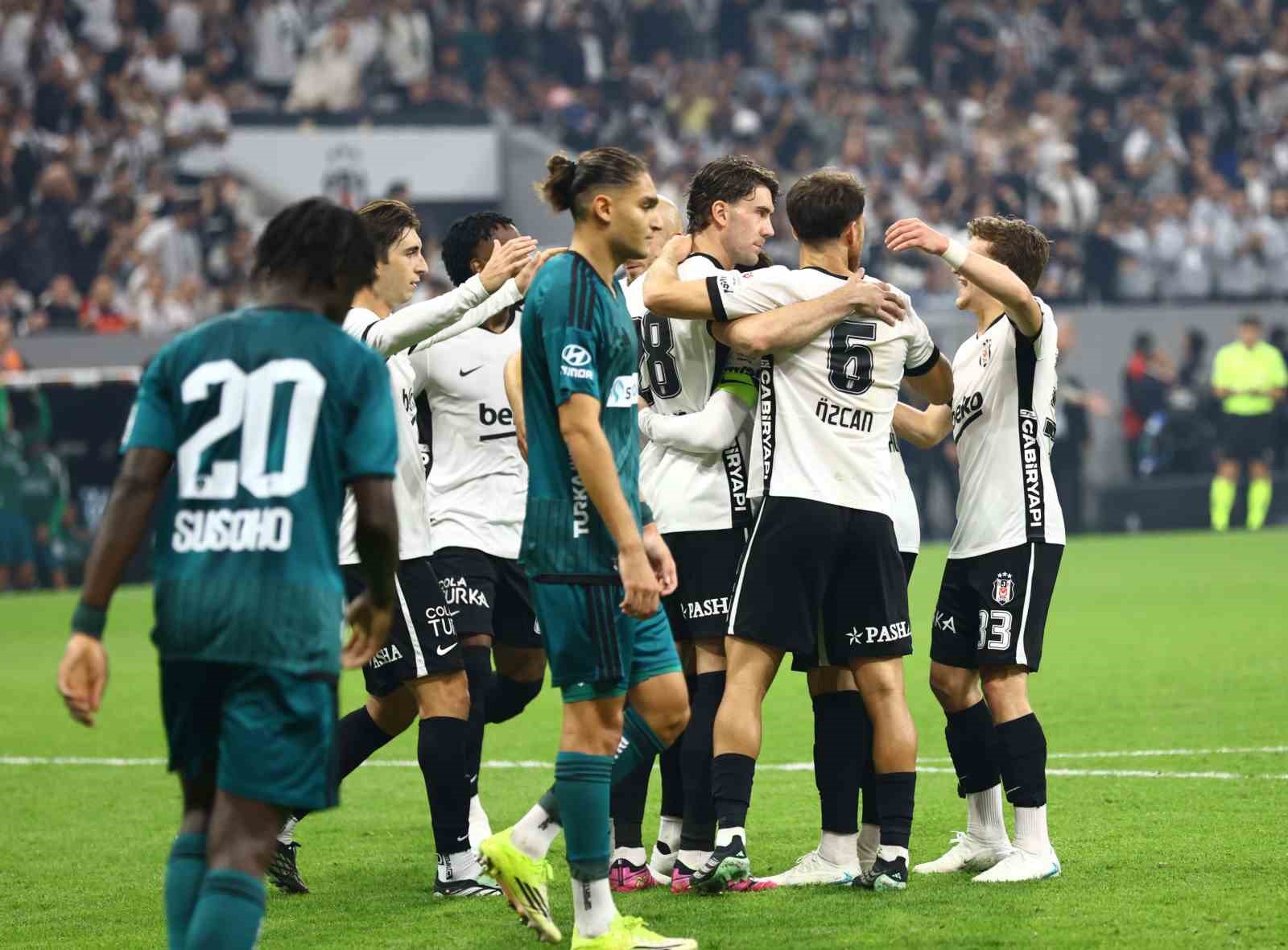 TRENDYOL SÜPER LİG: BEŞİKTAŞ: 2 - KOCAELİSPOR: 1 (İLK YARI)