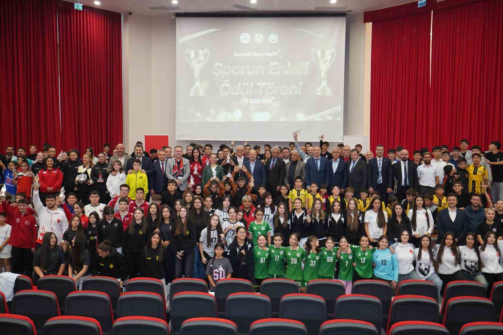 KASTAMONU’DA ’SPORUN ENLERİ’ ÖDÜLLENDİRİLDİ