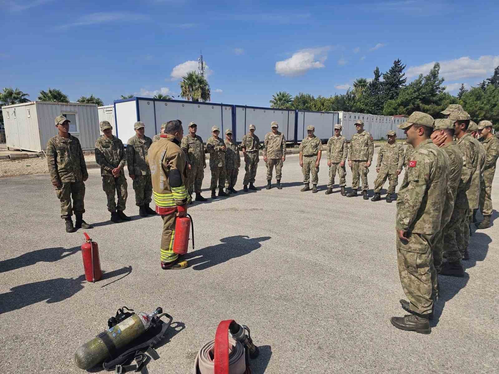 REYHANLI’DA MEHMETÇİĞE TEMEL YANGIN EĞİTİMİ VERİLDİ