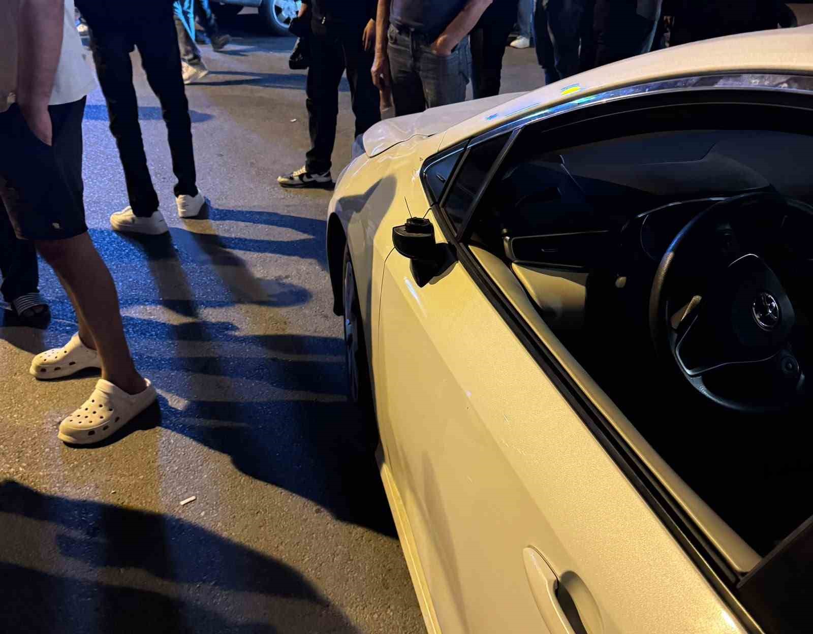 OTOMOBİLLE MOTOSİKLET ÇARPIŞTI:1 ÖLÜ 1 YARALI