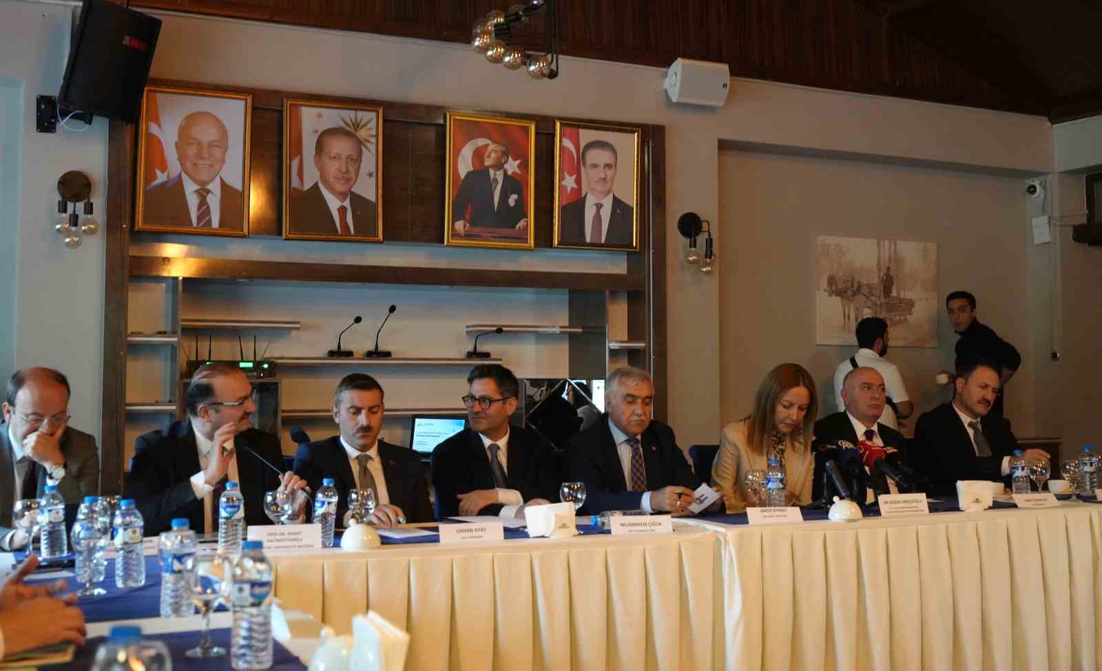 2. PALANDÖKEN EKONOMİ FORUMU’NUN ANA TEMASI BELLİ OLDU: "KÜRESEL BELİRSİZLİK ALTINDA ERMAYE"