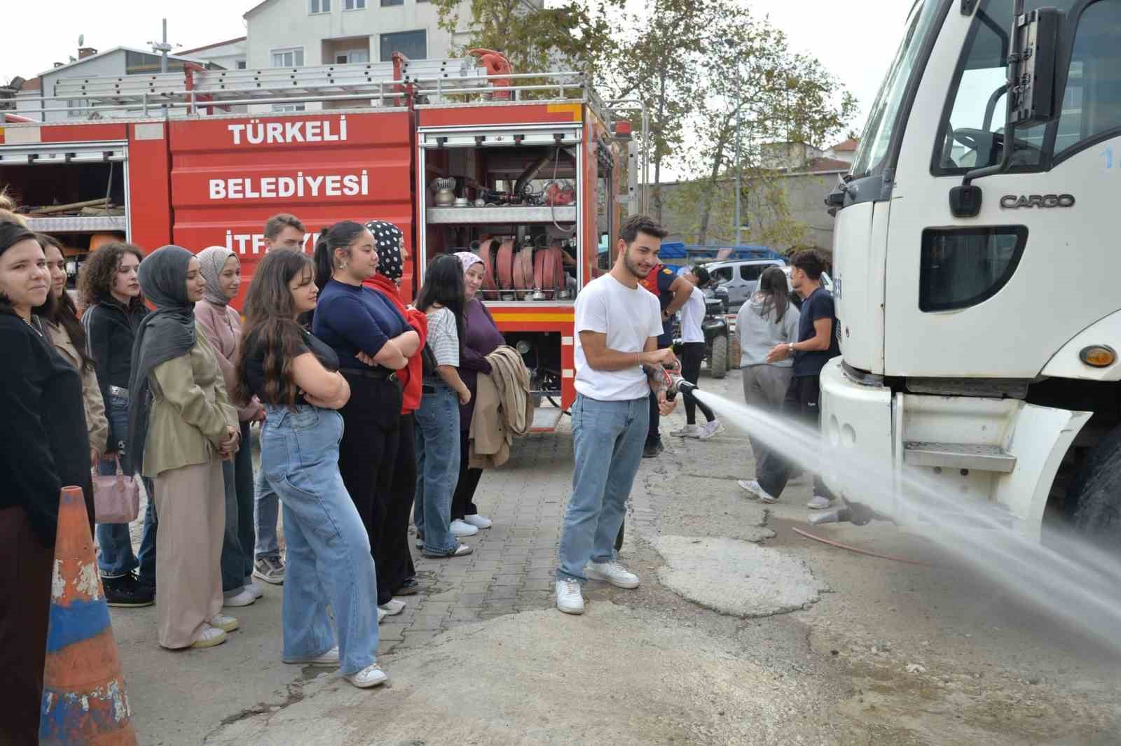 TÜRKELİ’DE UYGULAMALI İTFAİYE EĞİTİMİ