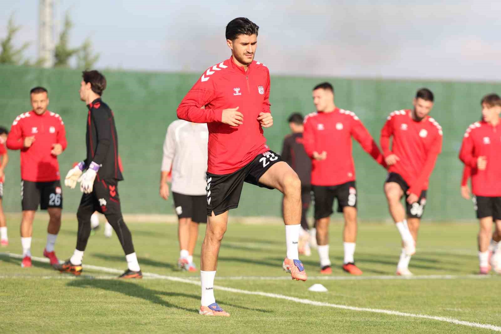 SİVASSPOR, BANDIRMA MAÇINA HAZIR