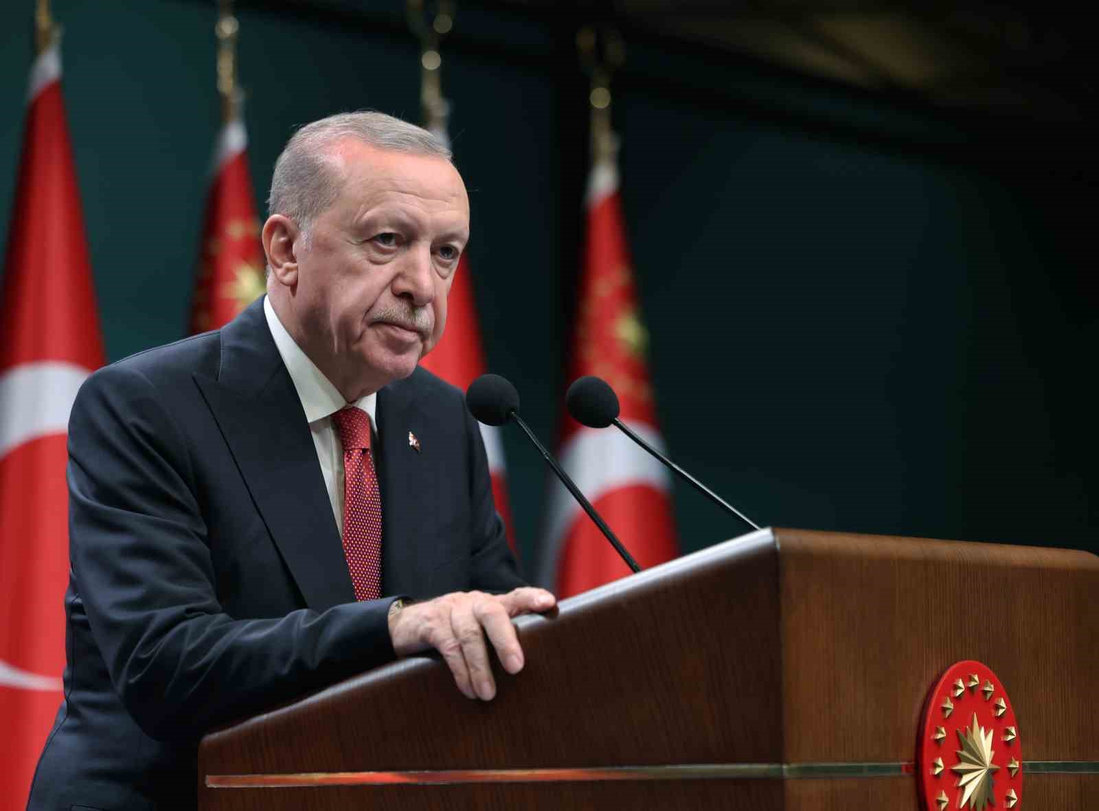 CUMHURBAŞKANI ERDOĞAN: "(FON MESELESİ) KANUN TEKLİFİNİN MECLİSİMİZDEN GEÇMESİYLE BİRLİKTE EKİM AYI İÇİNDE 1 MİLYON LİRAYA KADAR ANAPARA ÖDEMELERİNE BAŞLANACAK"