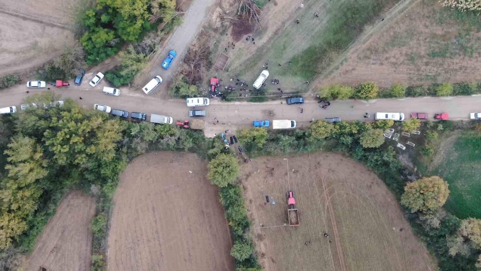 PANCAR SÖKÜMÜ ESNASINDA TARTIŞTIĞI AİLEYE KURŞUN YAĞDIRDI: 4 ÖLÜ