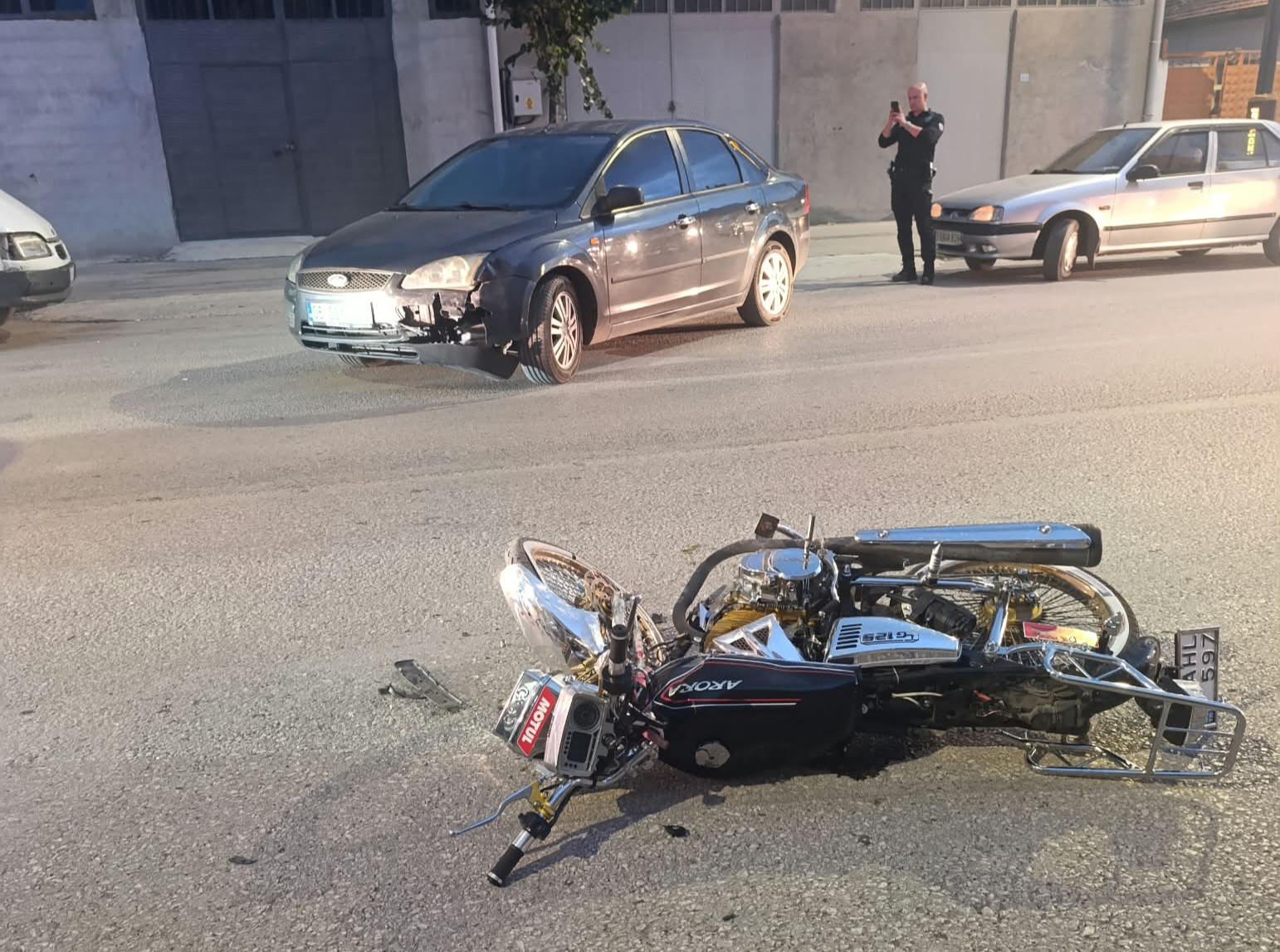 ÇORUM’DA OTOMOBİL İLE MOTOSİKLET ÇARPIŞTI: 1 YARALI
