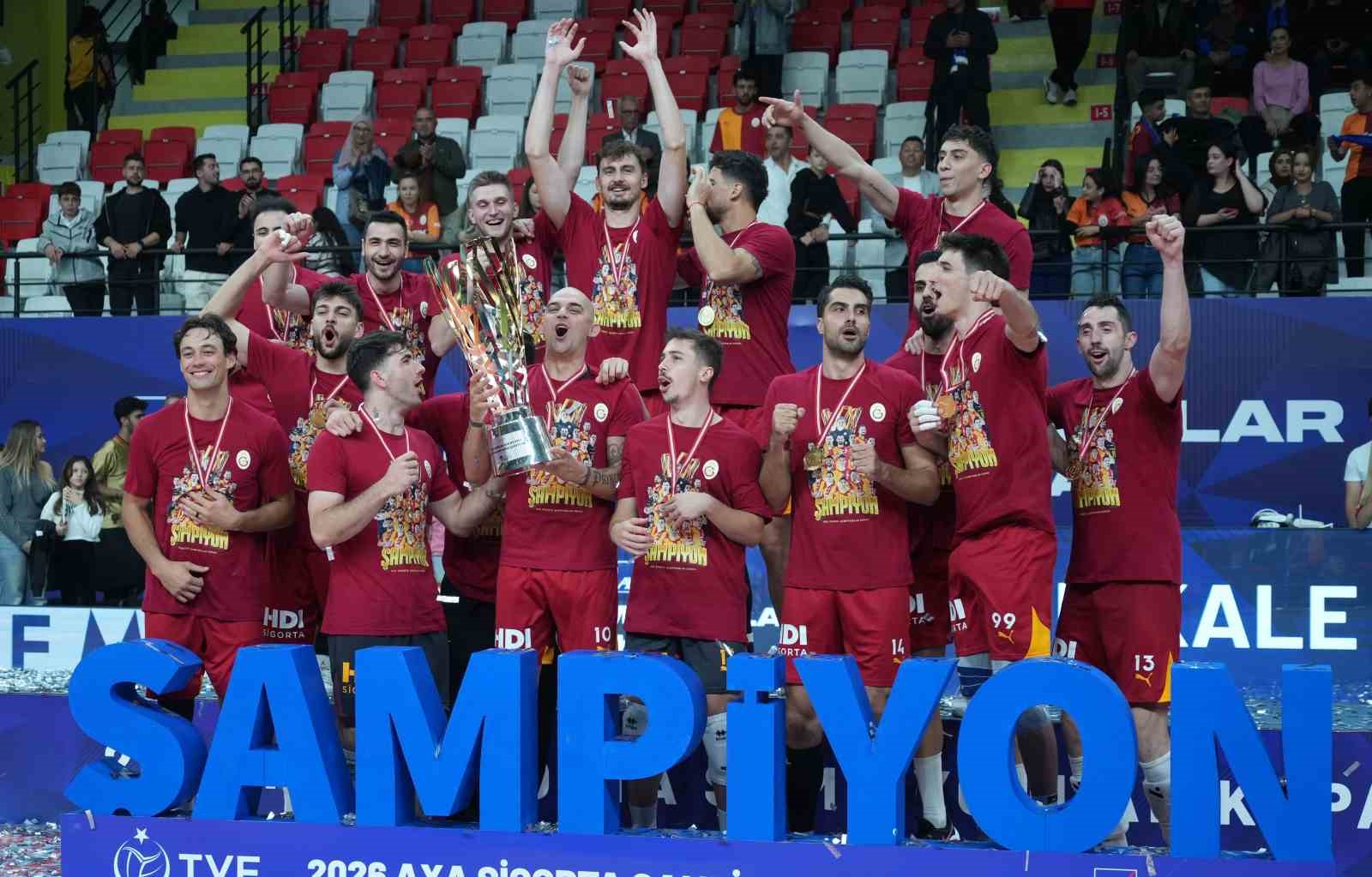 VOLEYBOLDA ŞAMPİYONLAR KUPASI’NI KAZANAN GALATASARAY, 7 YIL SONRA KUPA SEVİNCİ YAŞADI