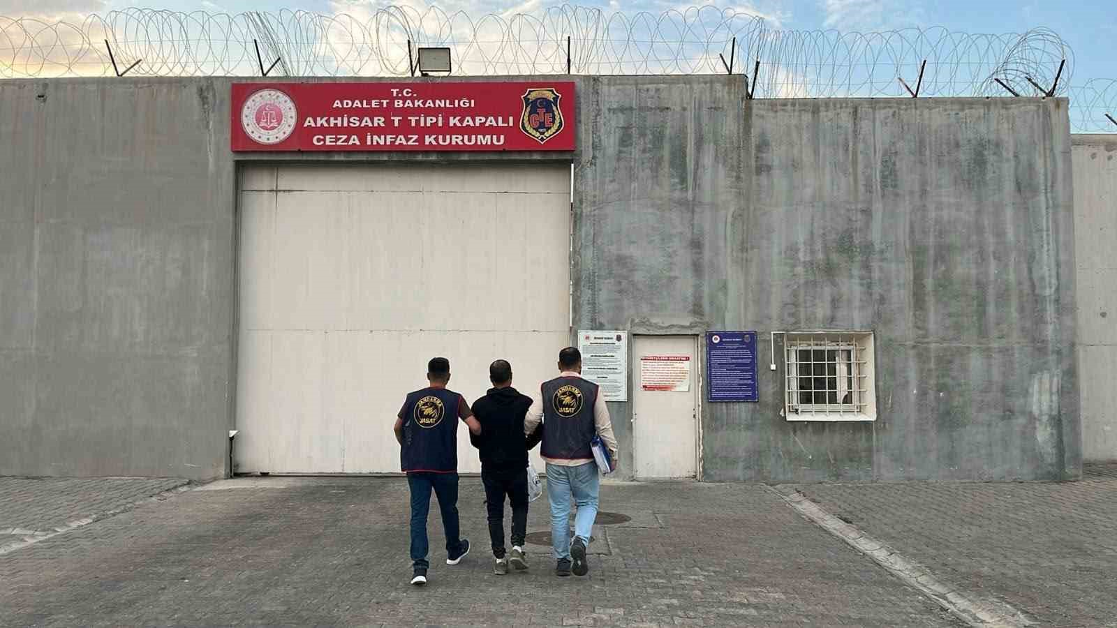 MANİSA’DA 78 YIL 11 AY HAPİS CEZASIYLA ARANAN ŞAHIS YAKALANDI