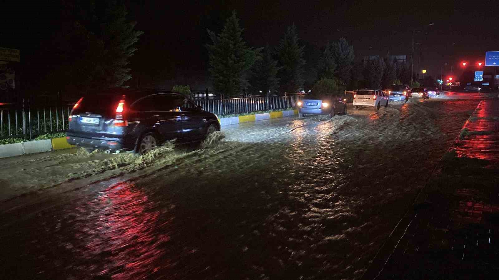 YAZIKONAK GÖLE DÖNDÜ
