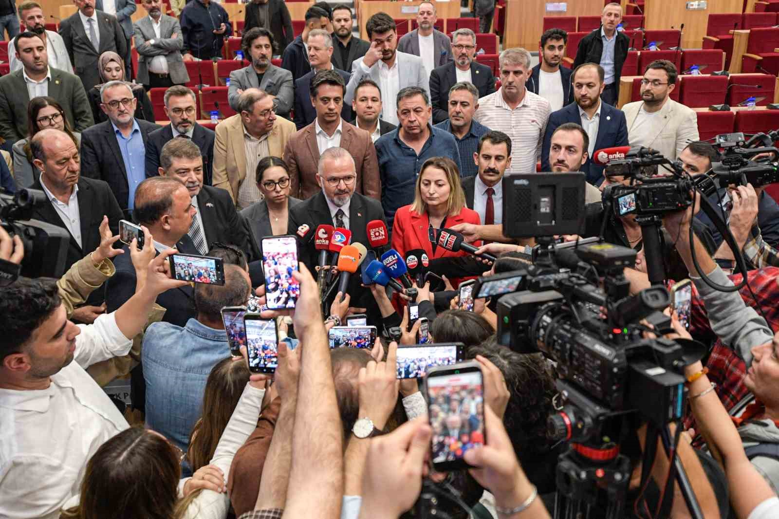 AK PARTİLİ YILDIZ: "TEK GÜNDEMİMİZ İZMİR’İN SORUNLARININ ÇÖZÜMÜ"