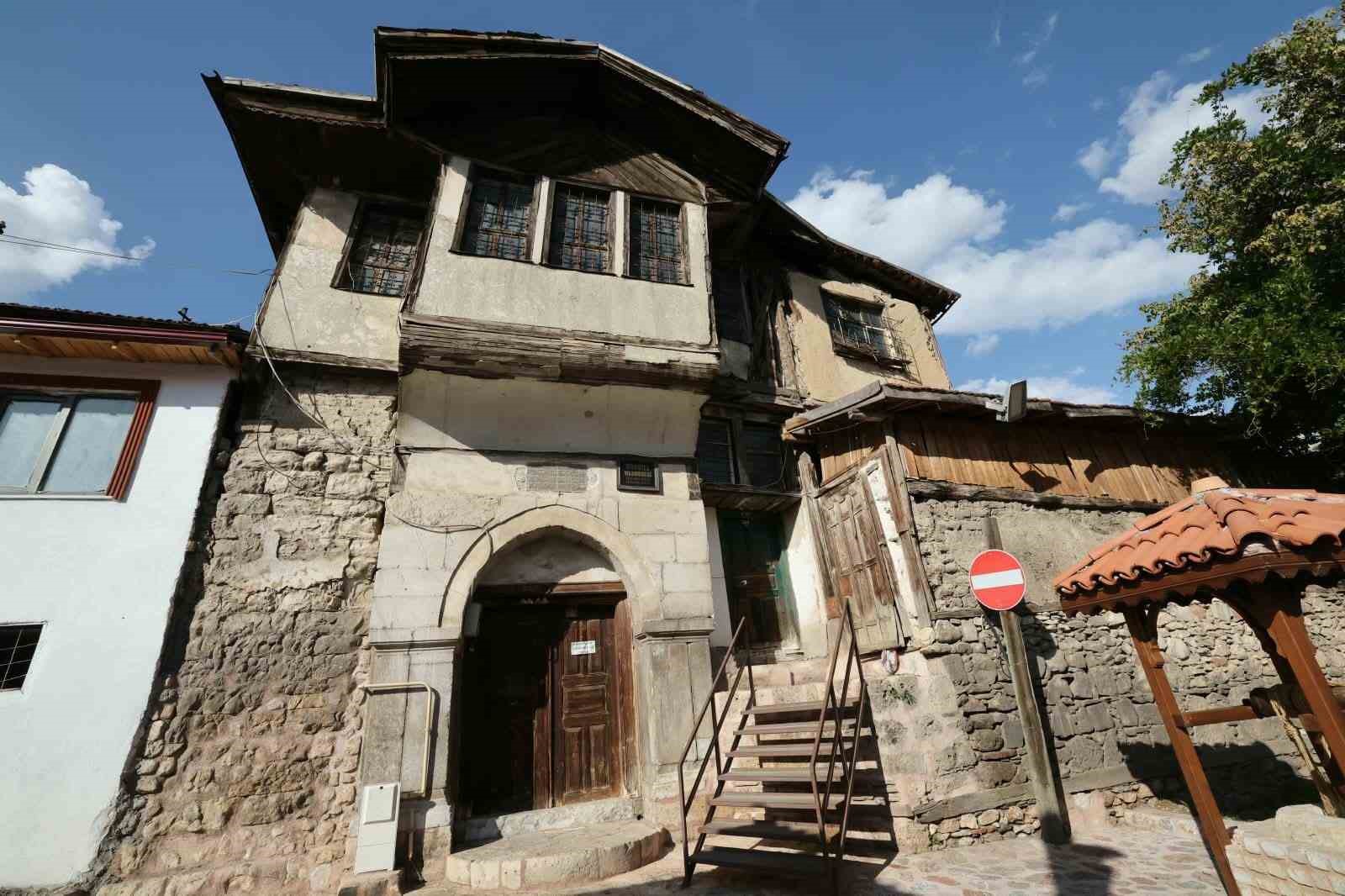 TOKAT’TA KENTSEL DÖNÜŞÜM KAPSAMINDA YIKIM ÇALIŞMALARI BAŞLADI