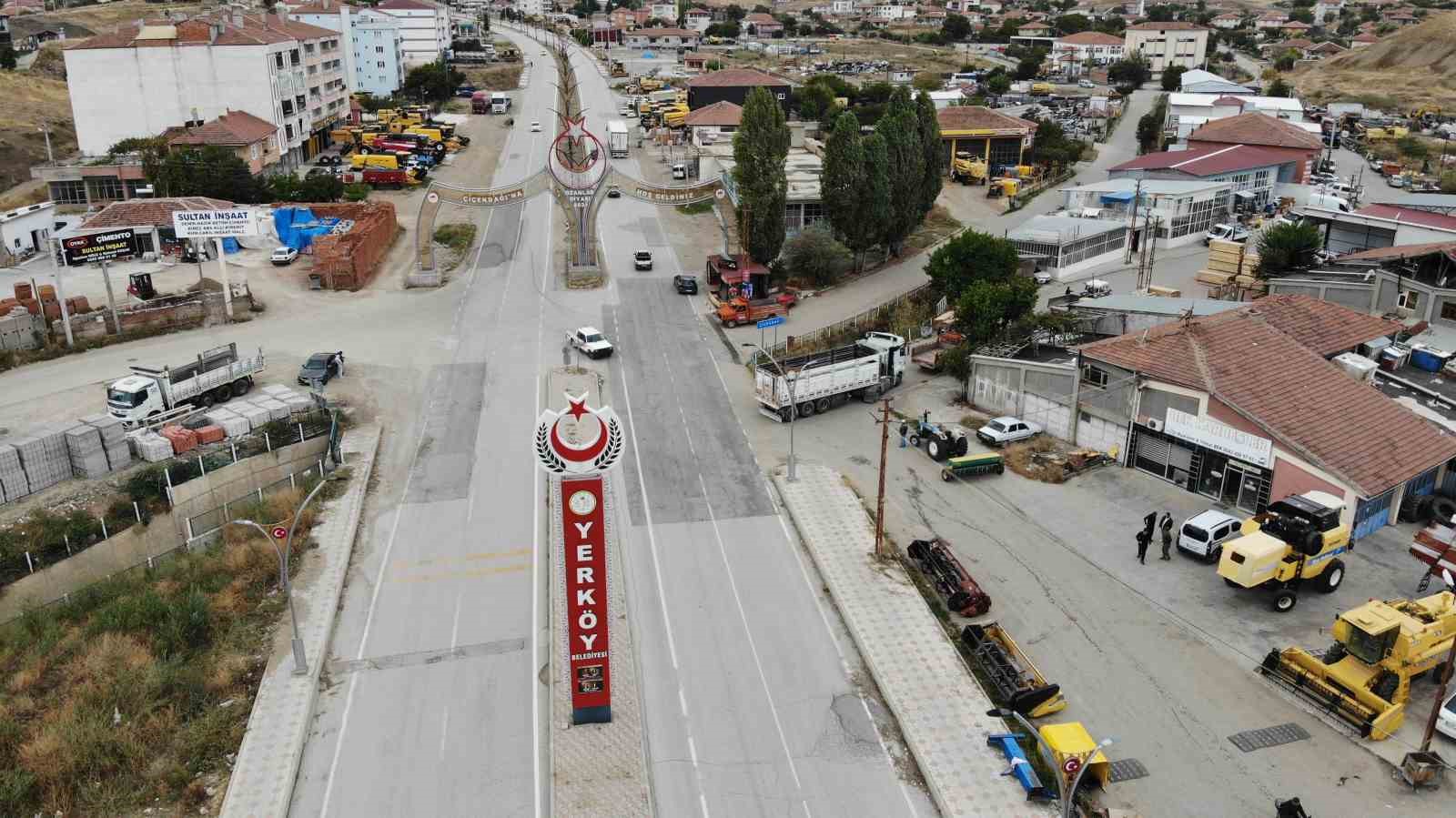 YOZGAT VE KIRŞEHİR: İKİ SINIR KOMŞUSU İL, BİRKAÇ ADIMLA BİRBİRİNE BAĞLANIYOR