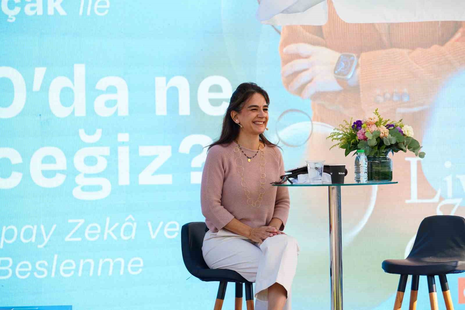 AKMERKEZ LİVE WELL’DE UZMANLAR SAĞLIKLI UZUN YAŞAMI KONUŞTU