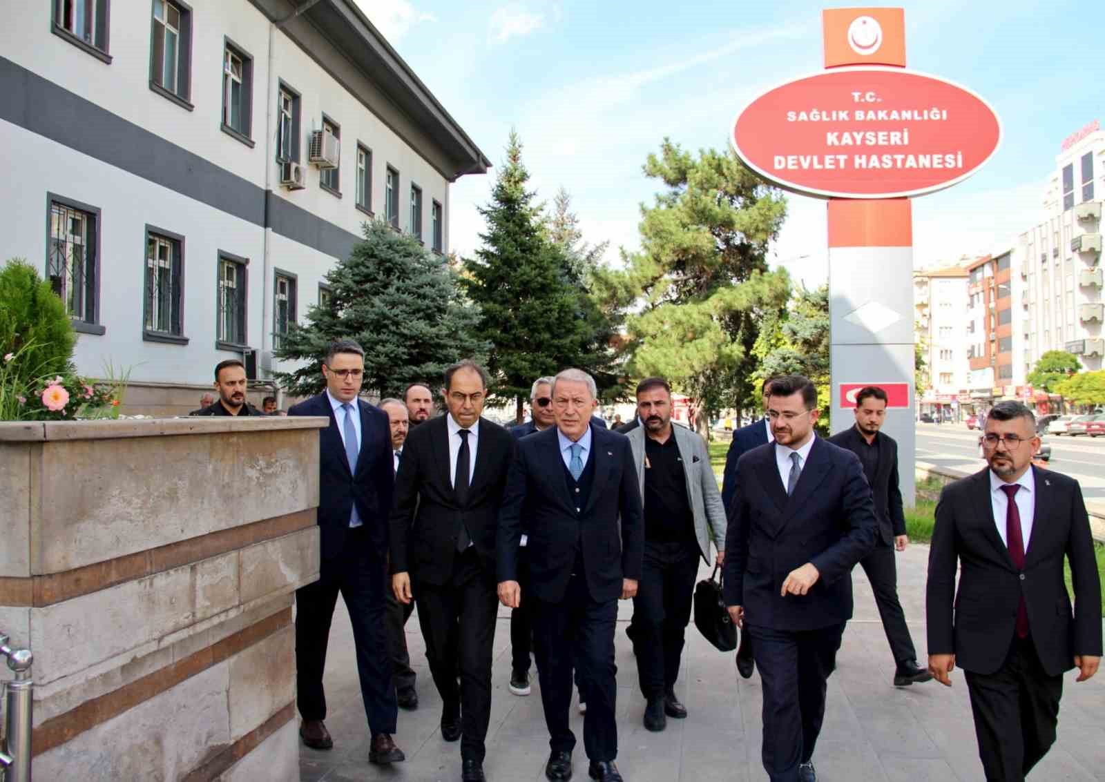TBMM MİLLÎ SAVUNMA KOMİSYONU BAŞKANI AKAR’DAN KAYSERİ DEVLET HASTANESİ’NE ZİYARET