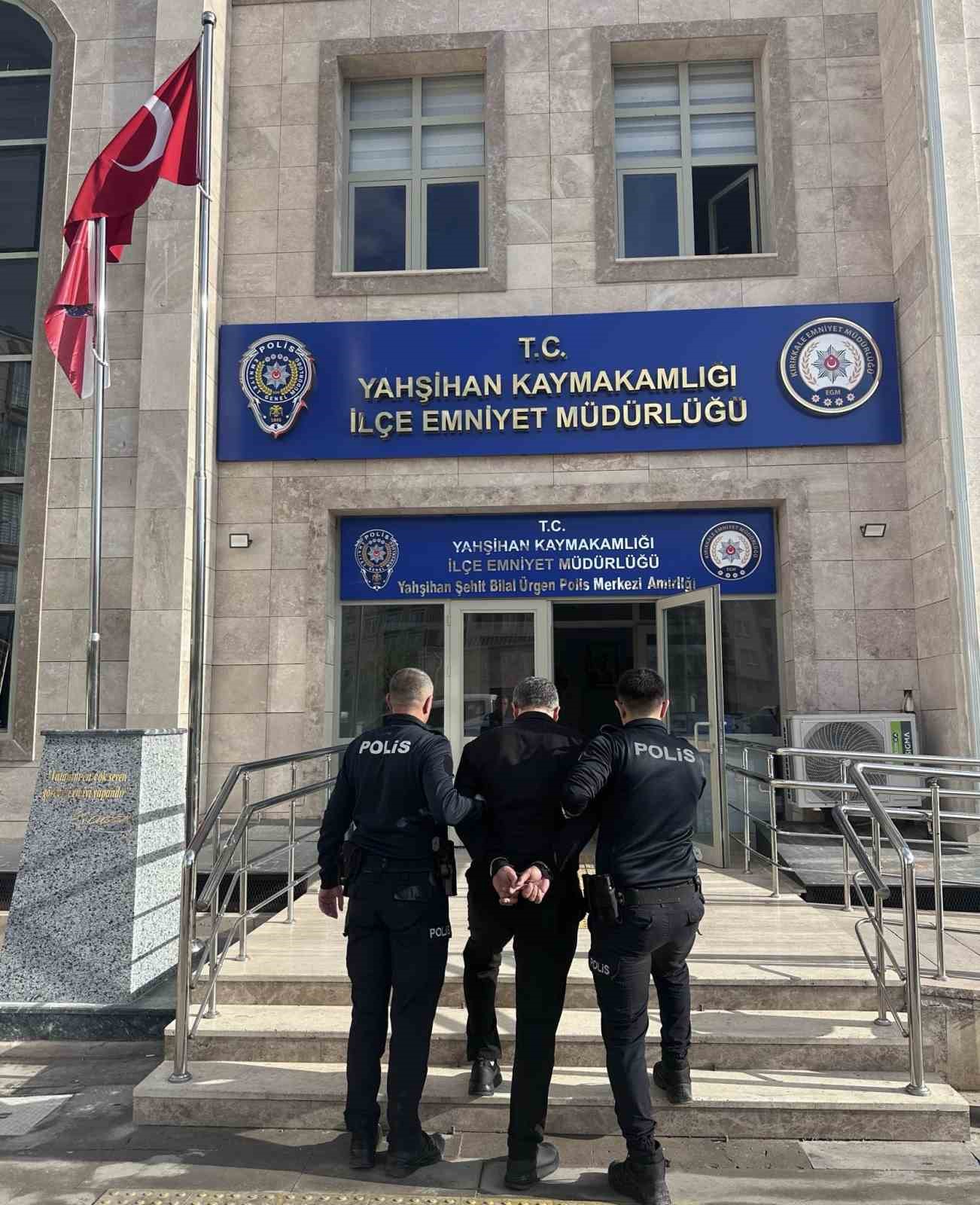 KIRIKKALE’DE FİRARİ 3 HÜKÜMLÜ YAKALANDI