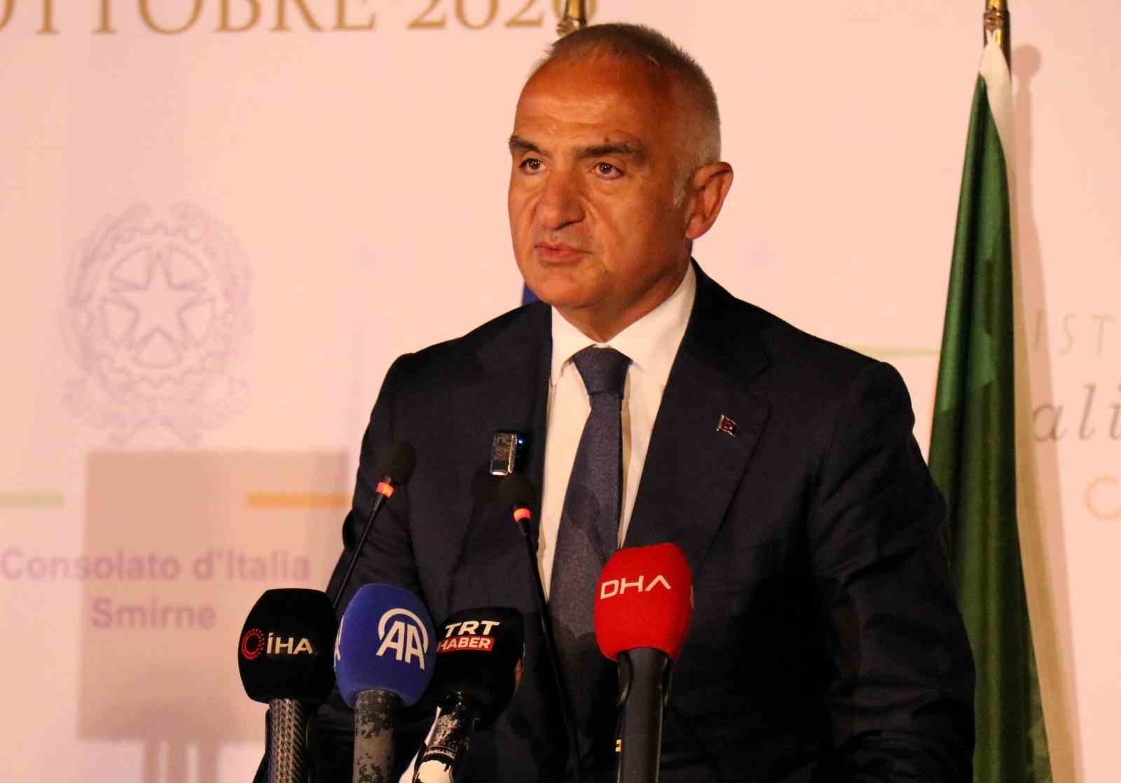 BAKAN ERSOY, HİERAPOLİS’TEKİ BULUŞMADA TÜRKİYE ARKEOLOJİSİNİN YENİ VİZYONUNU ANLATTI