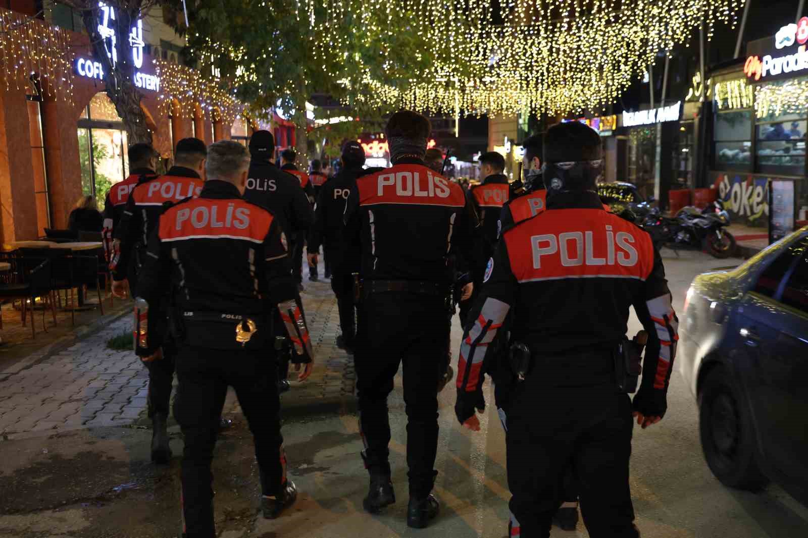 ELAZIĞ’DA ÖĞRENCİLERİN YOĞUN OLDUĞU ALANLAR DENETLENDİ