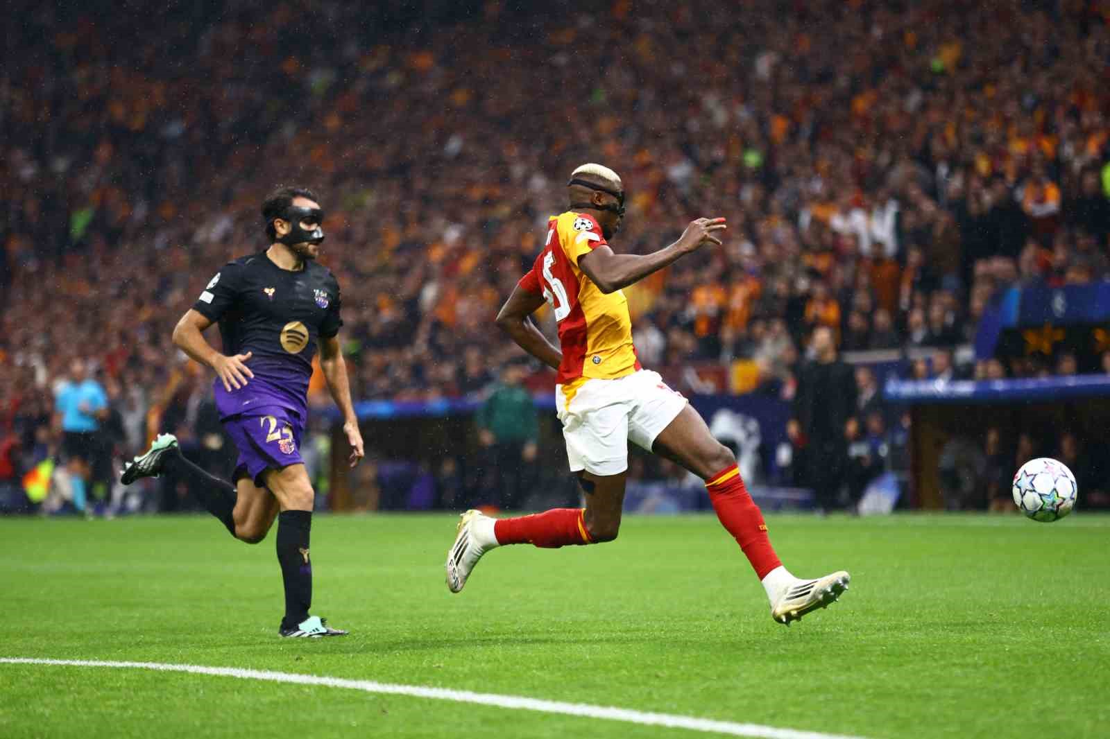 UEFA ŞAMPİYONLAR LİGİ: GALATASARAY: 1 - BARCELONA: 4 (MAÇ SONUCU)