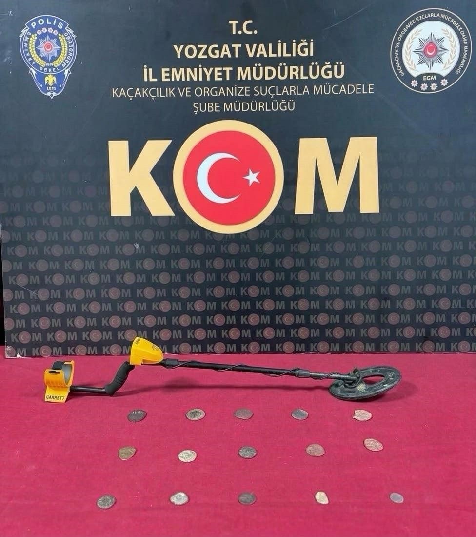 YOZGAT’TA TARİHİ ESER NİTELİKLİ OBJELER ELE GEÇİRİLDİ
