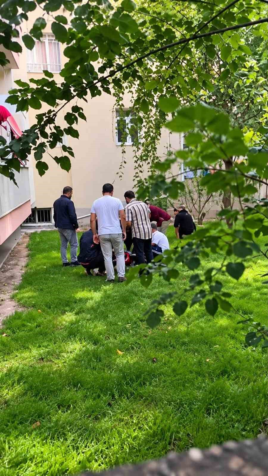 BATMAN’DA İKİNCİ KATTAN DÜŞEN 17 YAŞINDAKİ KIZ YARALANDI