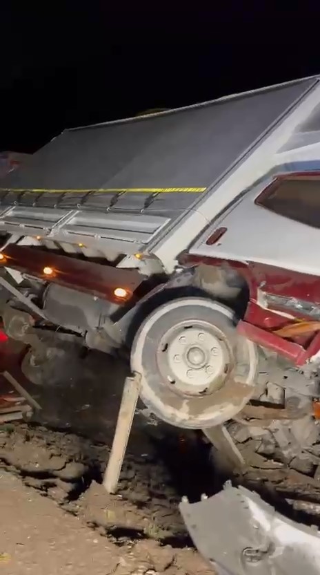 BURSA’DA DÖRT ARAÇ BİRBİRİNE GİRDİ: TRAFİK UZUN SÜRE AKSADI