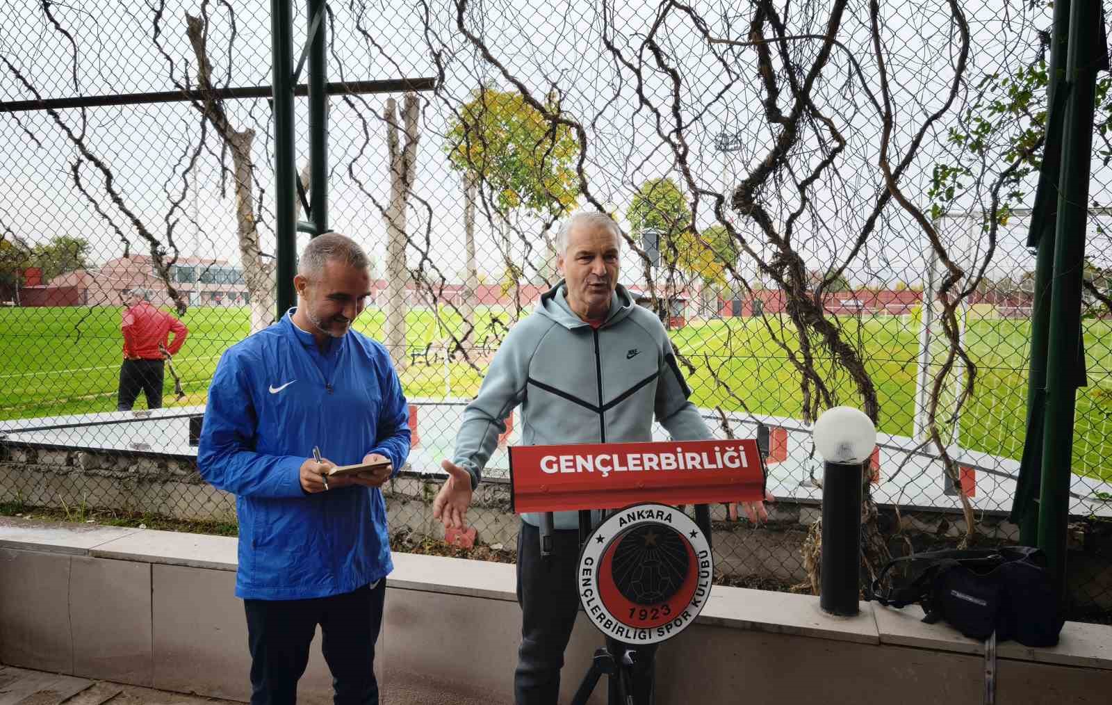 BERND STORCK: "GALATASARAY’A KARŞI İYİ BİR MAÇ ÇIKARACAĞIMIZI DÜŞÜNÜYORUM"