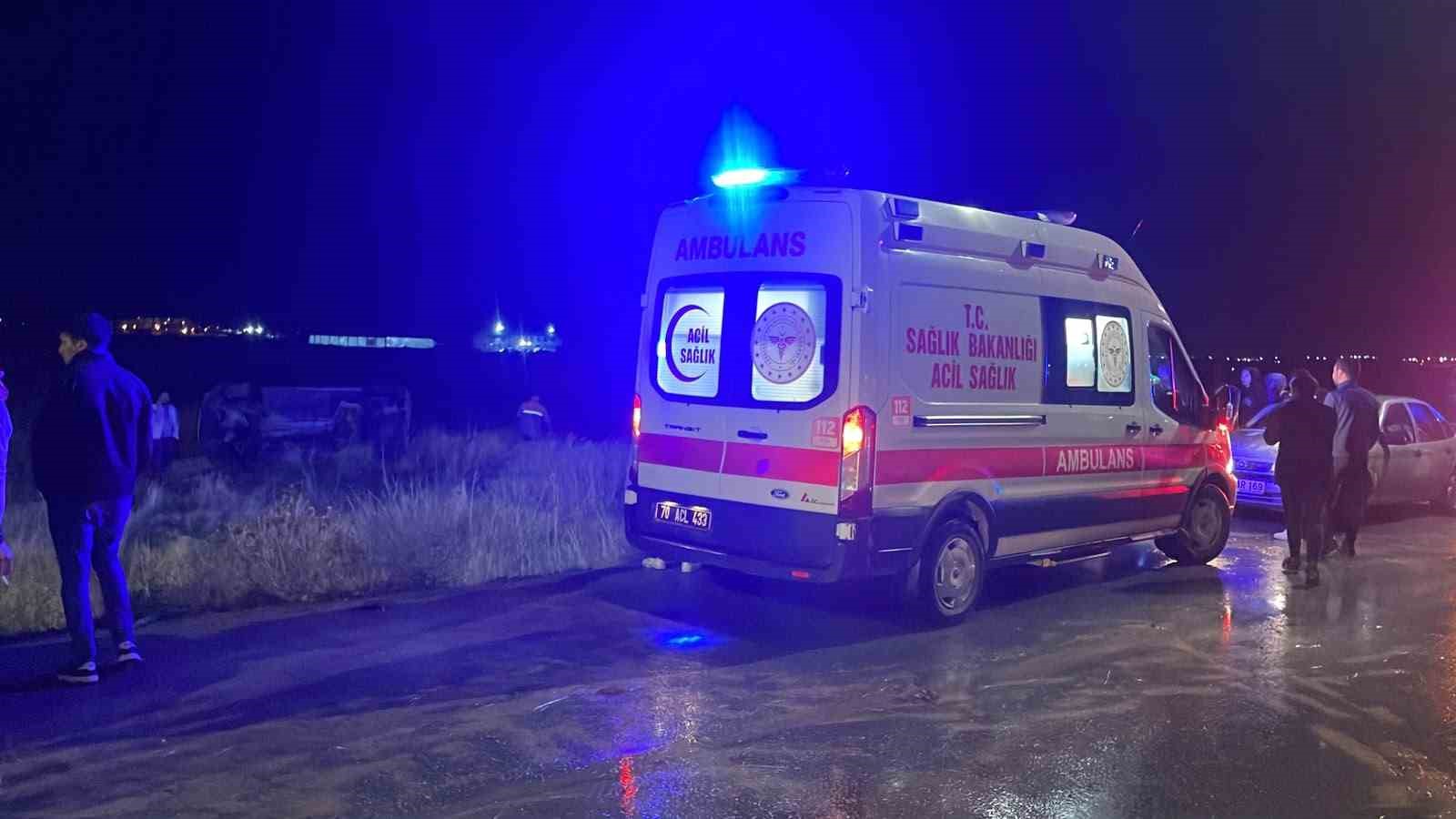 KARAMAN’DA YAĞMUR NEDENİYLE KAYGANLAŞAN YOL KAZAYA NEDEN OLDU: 1 YARALI