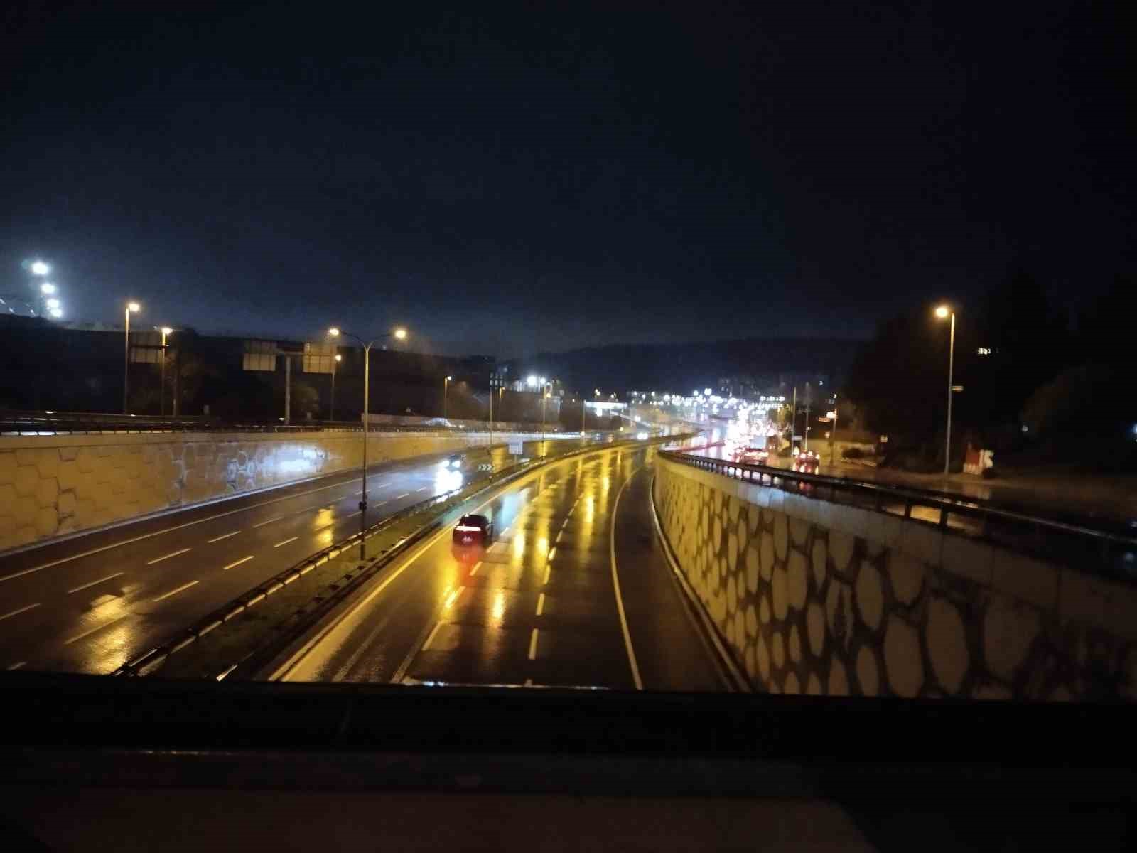ŞİLE OTOYOLU ÜMRANİYE İSTİKAMETİ TRAFİĞE KAPATILDI