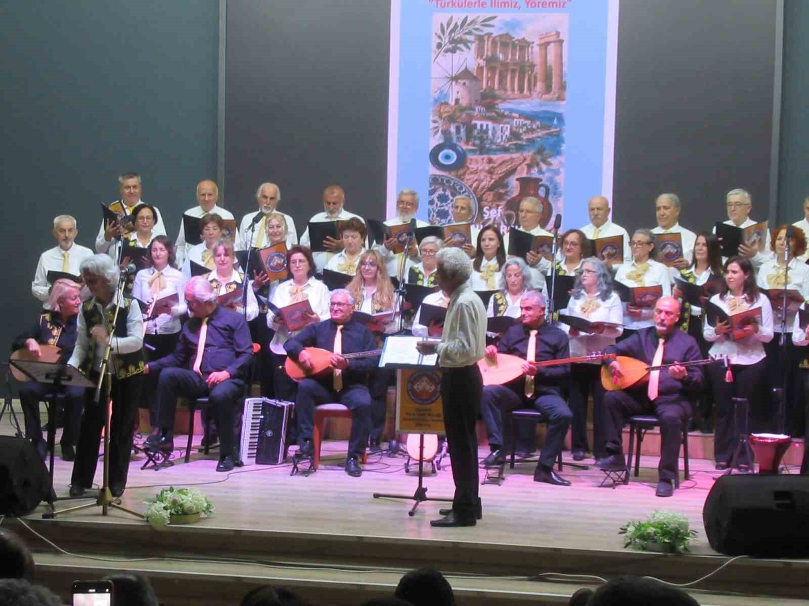 GÖMEÇ’TE TÜRKÜ ŞÖLENİ: ANADOLU’NUN SESİ GÖNÜLLERİ FETHETTİ