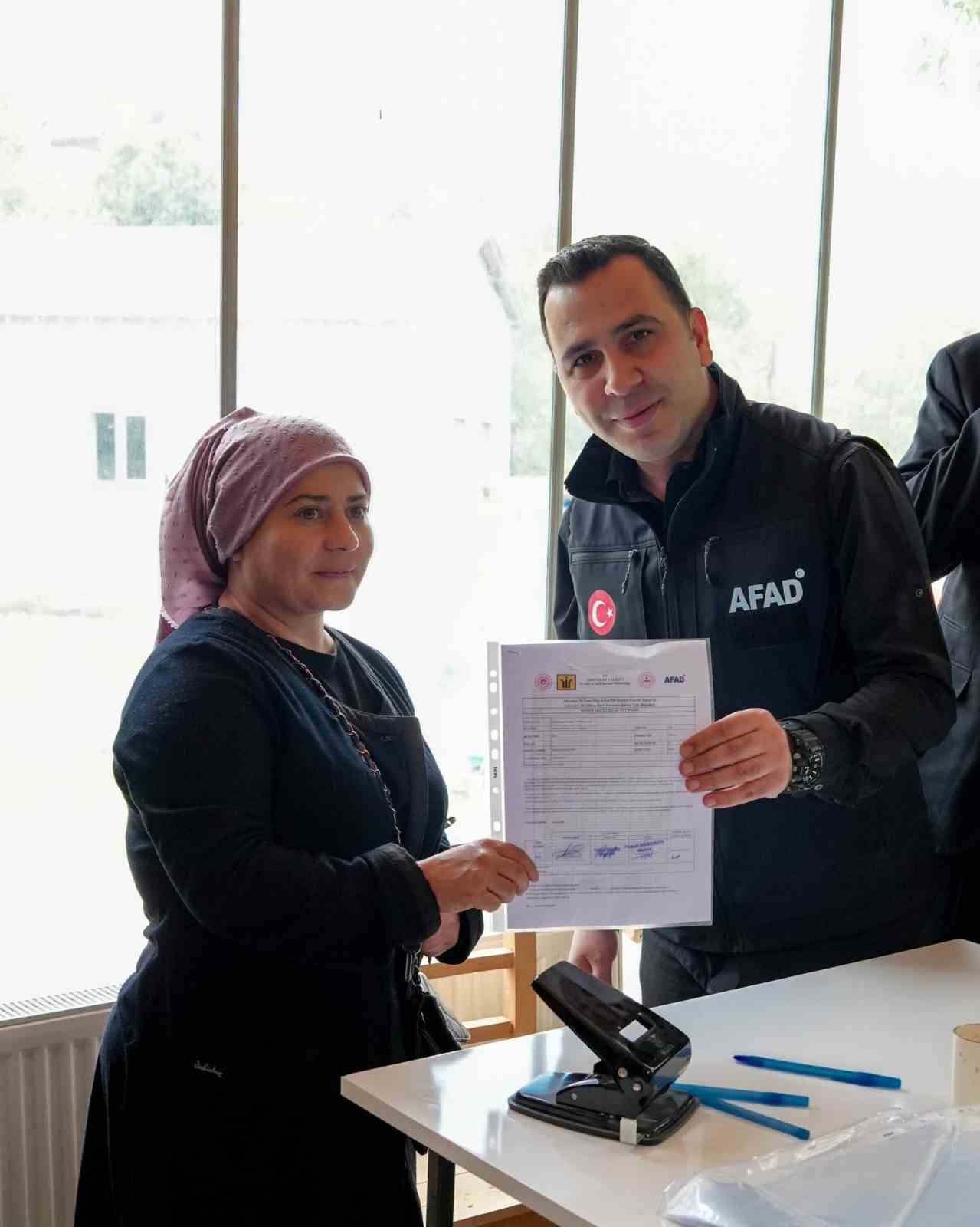 GÖLBAŞI’NDA KALICI KONUTLAR HAK SAHİPLERİNE TESLİM EDİLDİ