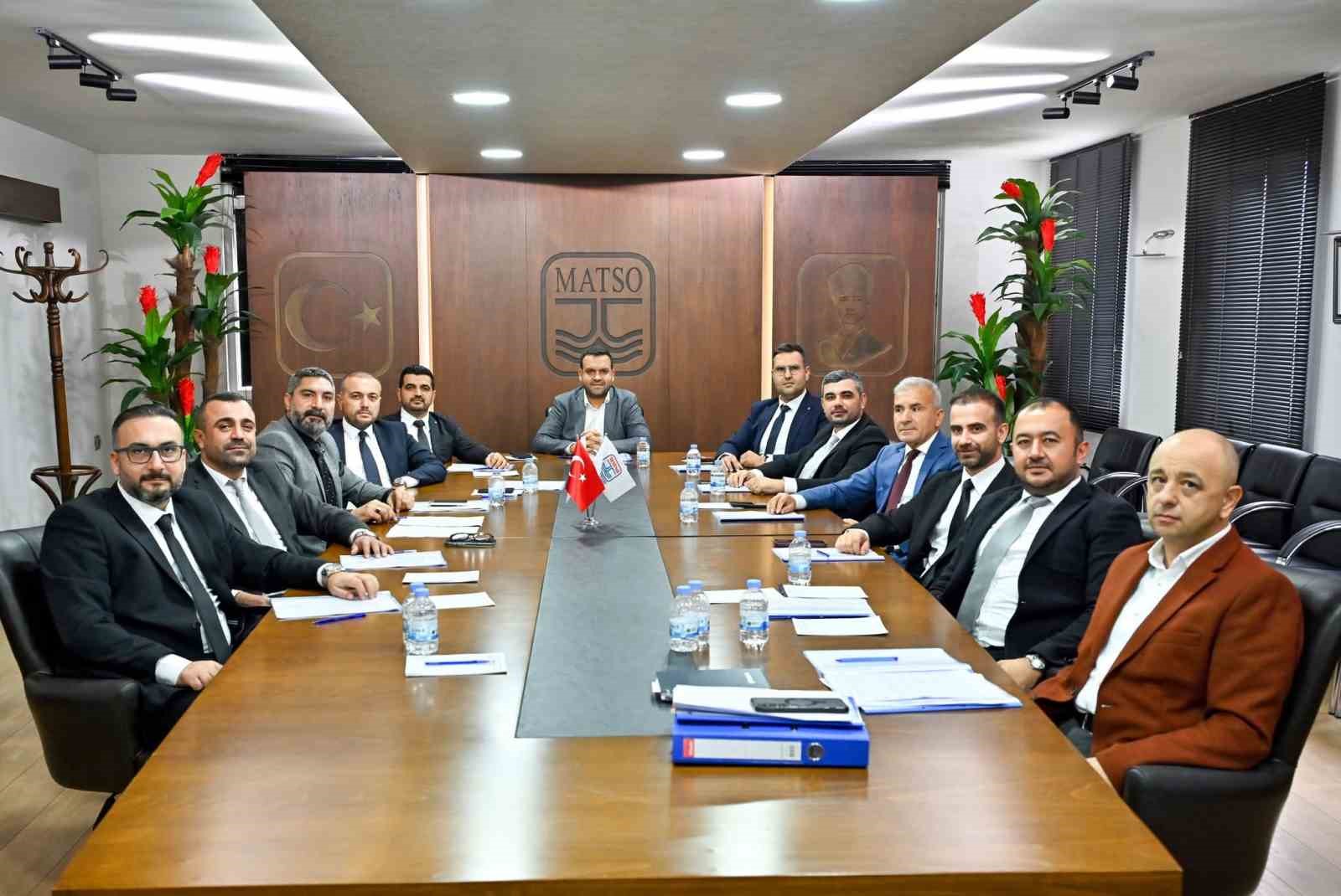 MANAVGAT TİCARET VE SANAYİ ODASI’NDA GÖREV DAĞILIMI YAPILDI