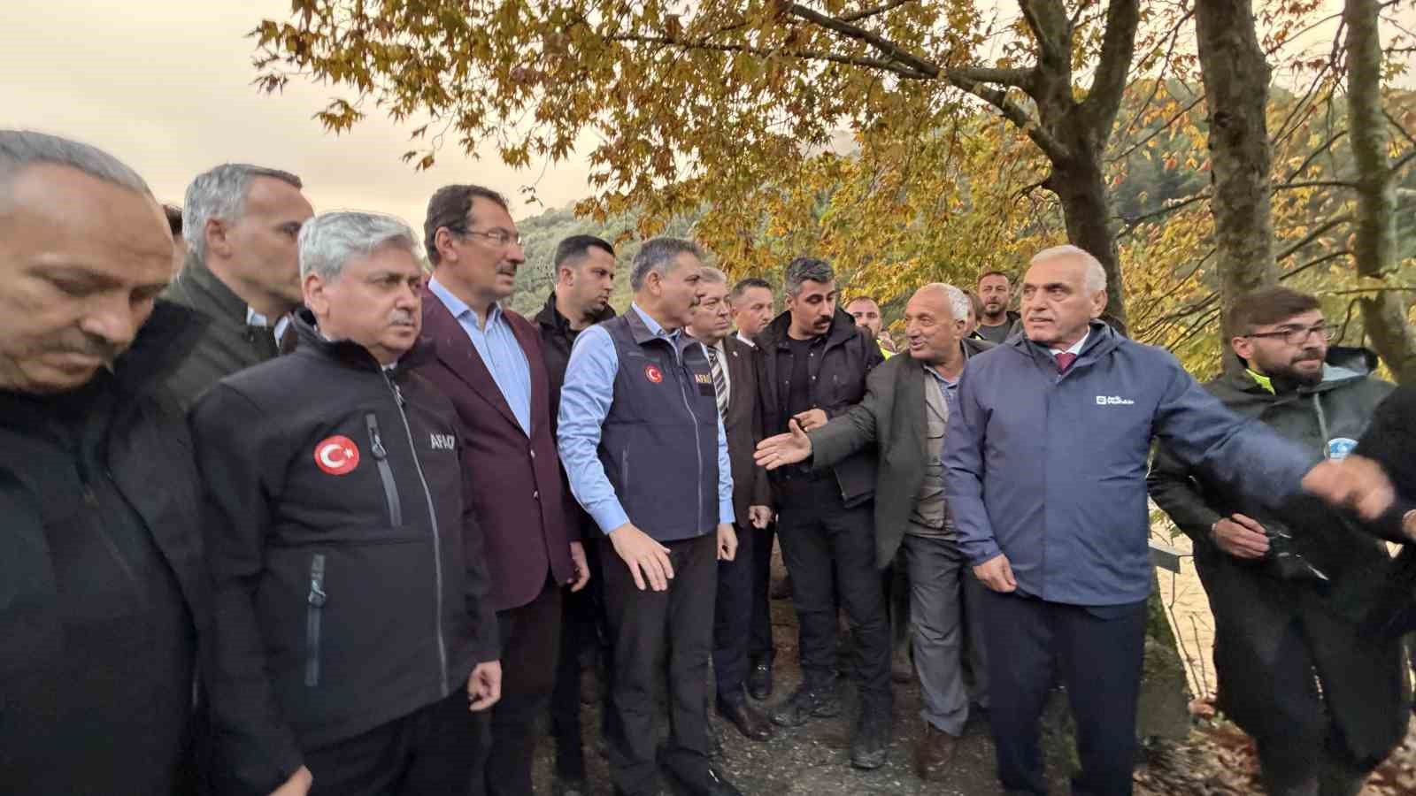BAKAN ÇİFTÇİ, YARALARIN SARILMAYA ÇALIŞILDIĞI BÖLGEYİ ZİYARET ETTİ