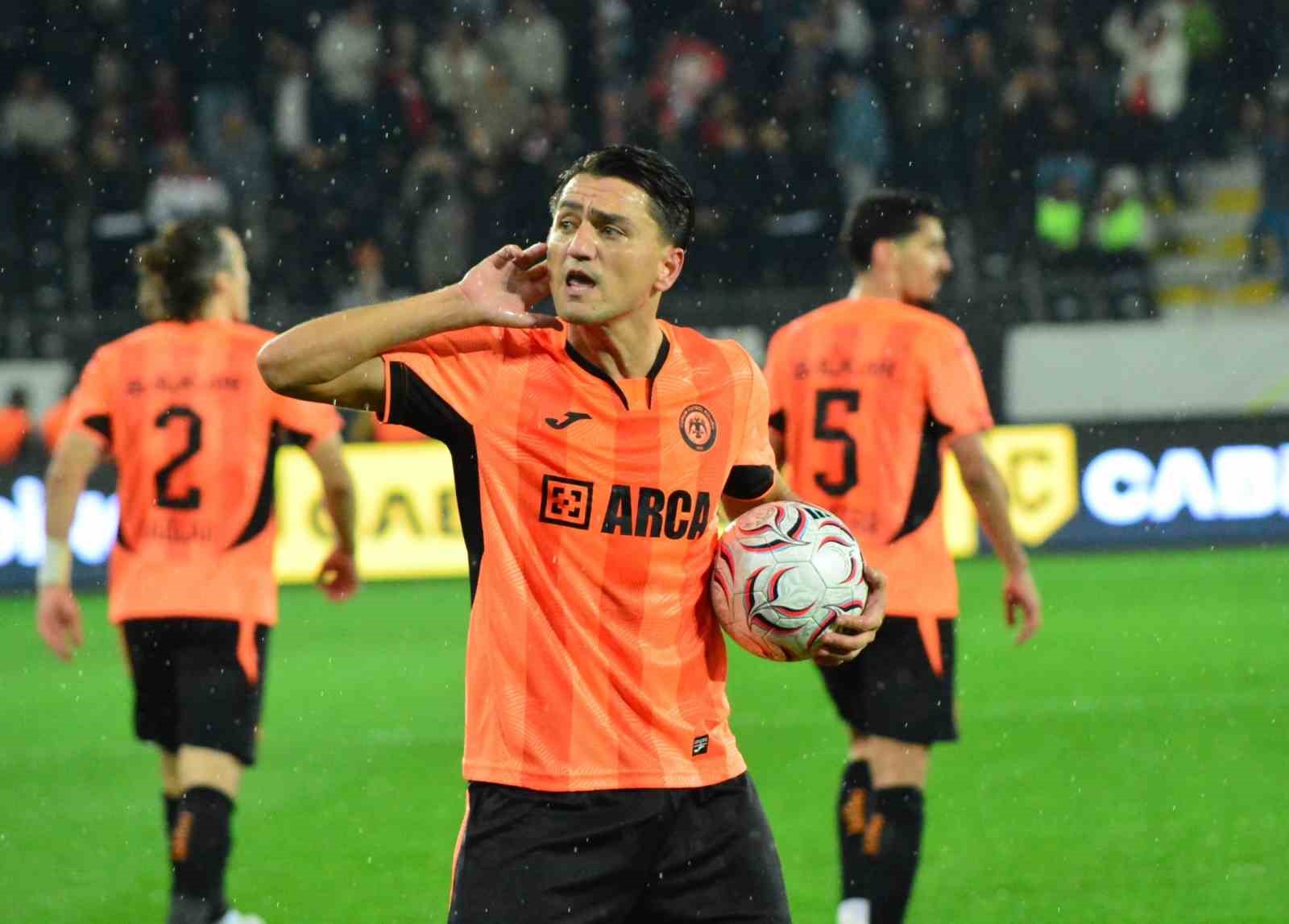 TRENDYOL SÜPER LİG: ÇORUM FK: 1 - ÇAYKUR RİZESPOR: 1 (İLK YARI)