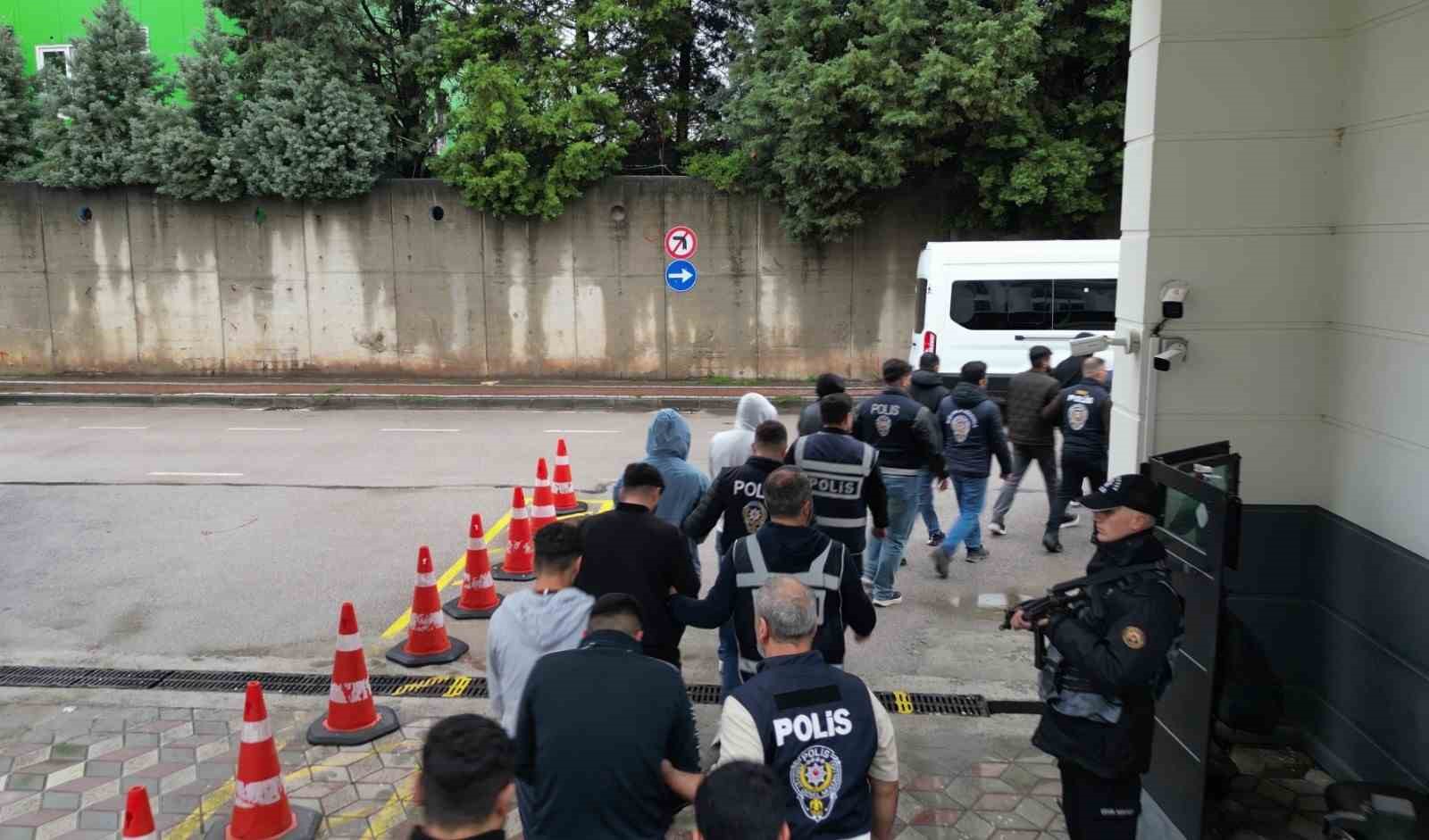 6,2 MİLYARLIK PARA TRAFİĞİNDE 29 ŞÜPHELİ TUTUKLANDI