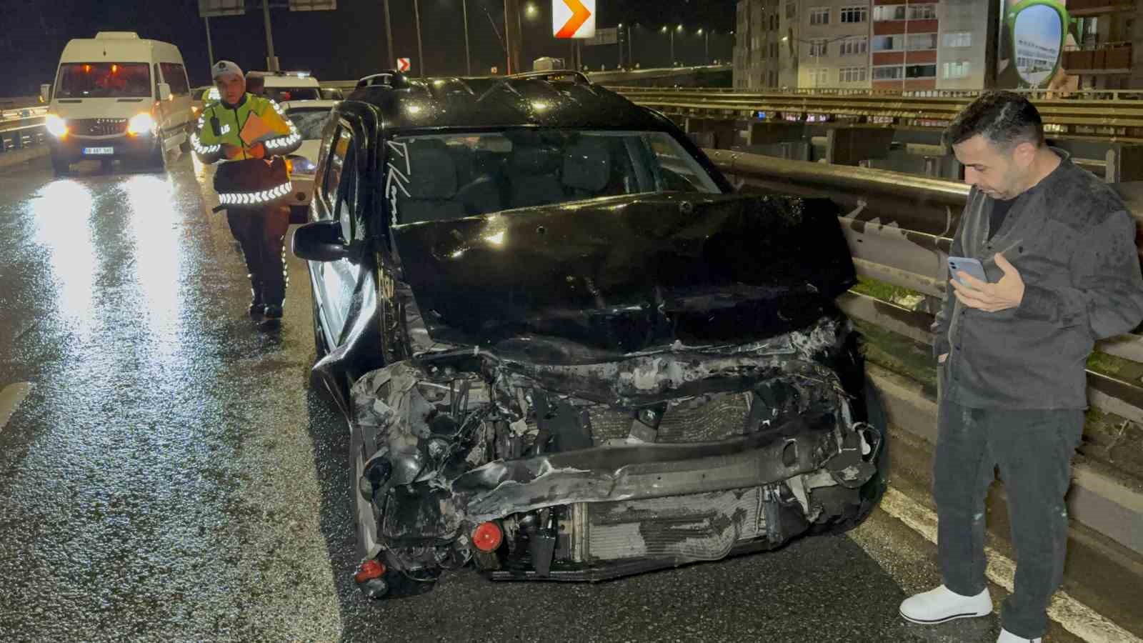 DÜĞÜNE GİDEN OTOMOBİL KAZA YAPTI: 1 YARALI