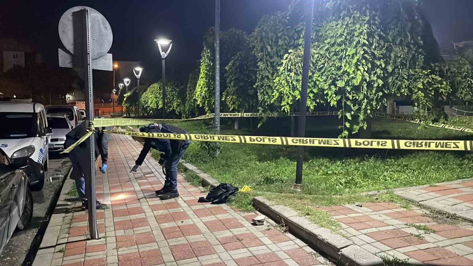 KARAMAN’DA PARKTA BIÇAKLI KAVGA: 2 ÇOCUK AĞIR YARALANDI